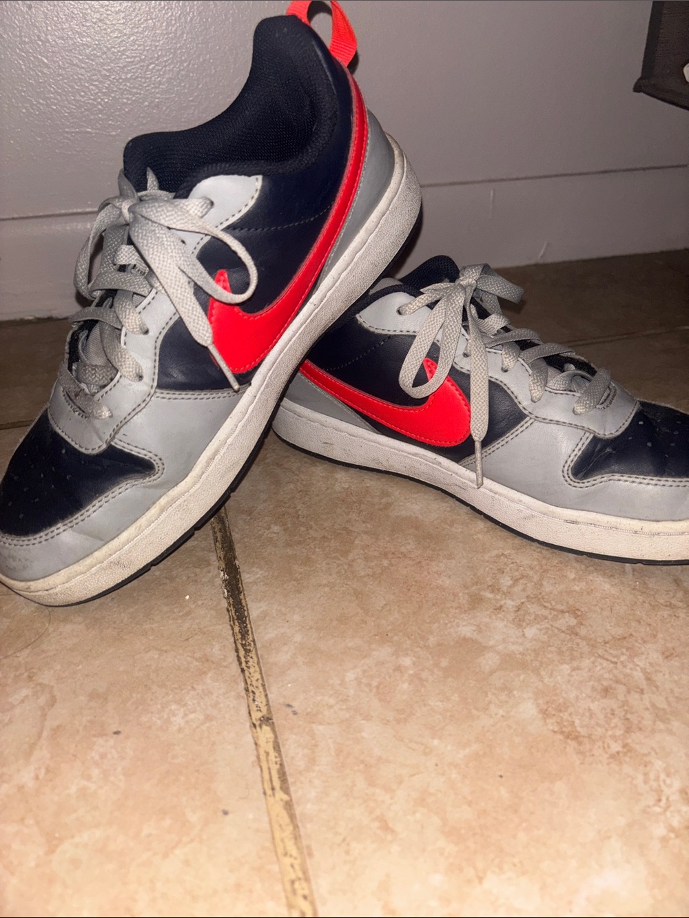 Nike Kids Low-Top Sneakers in Blue, Gray & Red